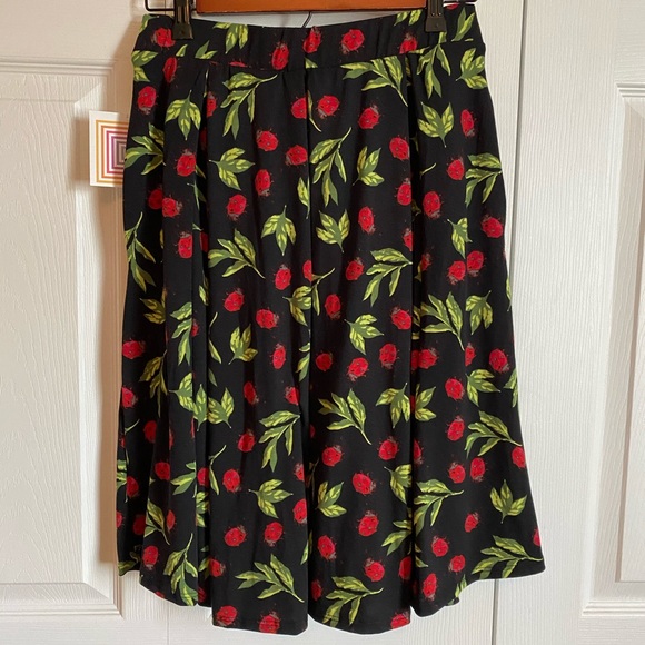 NWT - LuLa Roe Madison Skirt - M - Ladybug Print